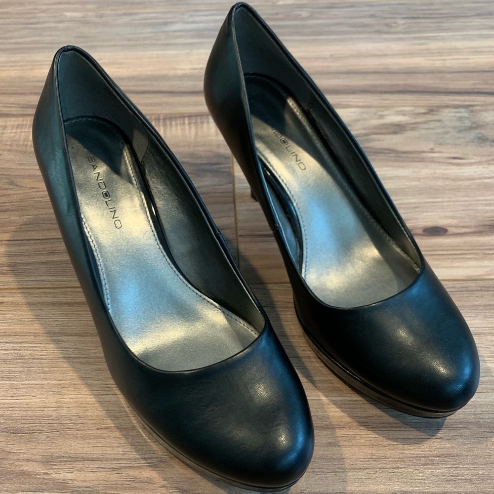 NWOT leather heels